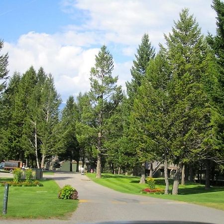 Akiskinook At Windermere Lake - Private Beach Access - New Pool And Hot Tub Now Open! Invermere Zewnętrze zdjęcie