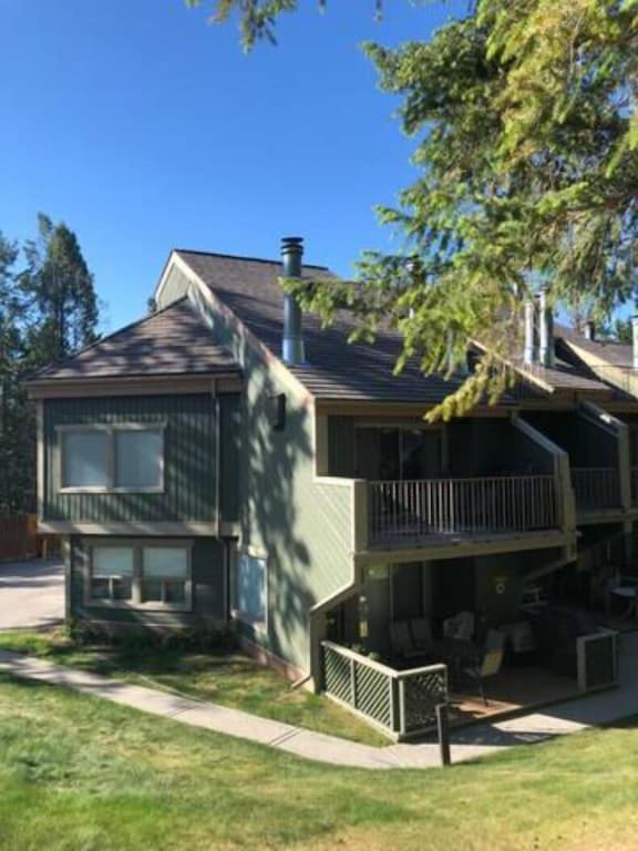 Akiskinook At Windermere Lake - Private Beach Access - New Pool And Hot Tub Now Open! Invermere Zewnętrze zdjęcie