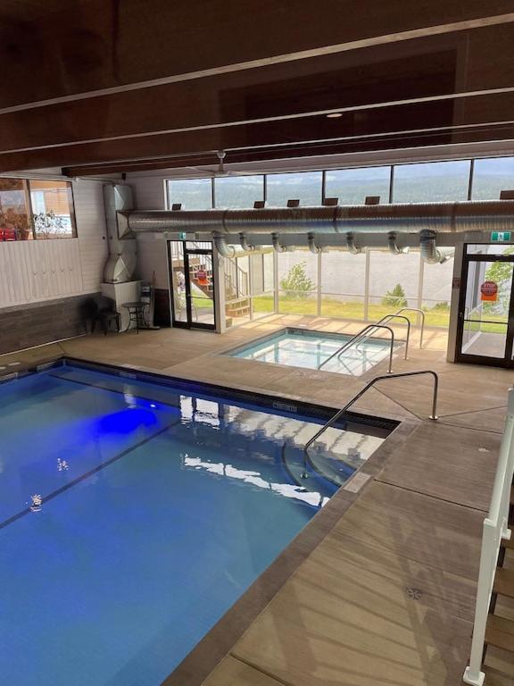 Akiskinook At Windermere Lake - Private Beach Access - New Pool And Hot Tub Now Open! Invermere Zewnętrze zdjęcie