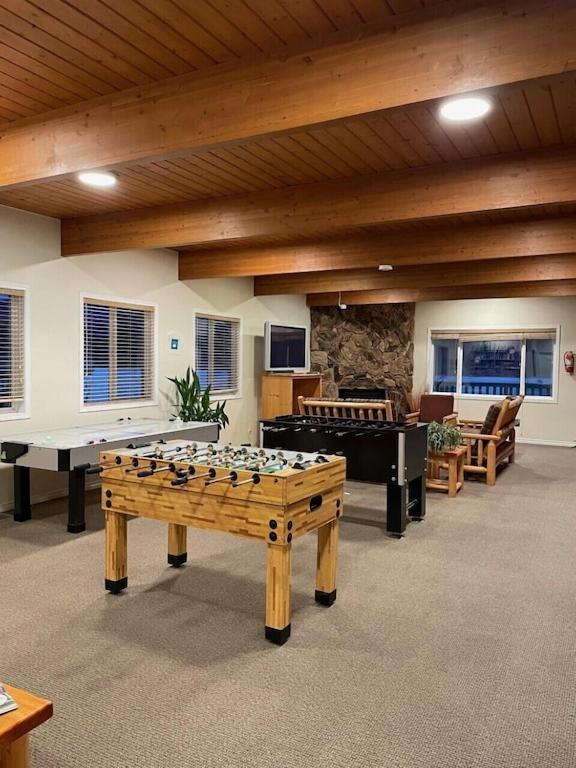 Akiskinook At Windermere Lake - Private Beach Access - New Pool And Hot Tub Now Open! Invermere Zewnętrze zdjęcie